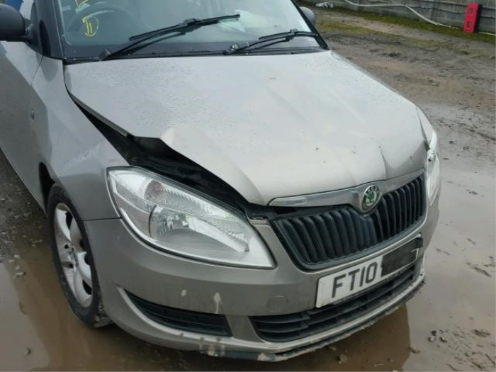 Skoda Fabia II 1.2i Sloopvoertuig (2010, Metallic, Beige)