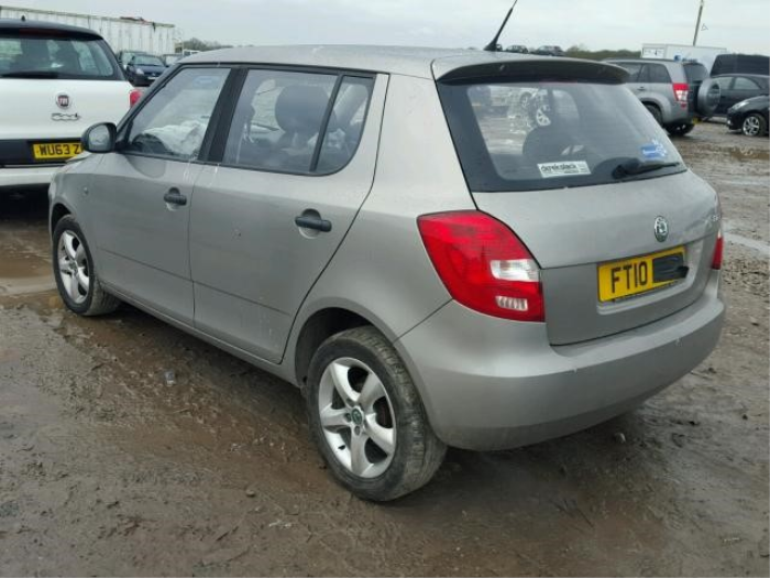 Skoda Fabia II 1.2i Sloopvoertuig (2010, Metallic, Beige)