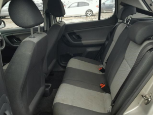 Skoda Fabia II 1.2i Sloopvoertuig (2010, Metallic, Beige)