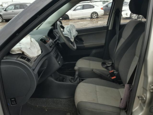 Skoda Fabia II 1.2i Sloopvoertuig (2010, Metallic, Beige)