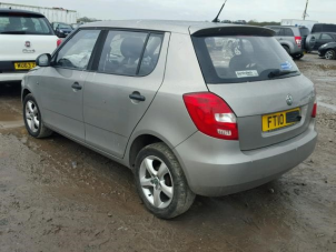 Skoda Fabia II 1.2i Sloopvoertuig (2010, Metallic, Beige)