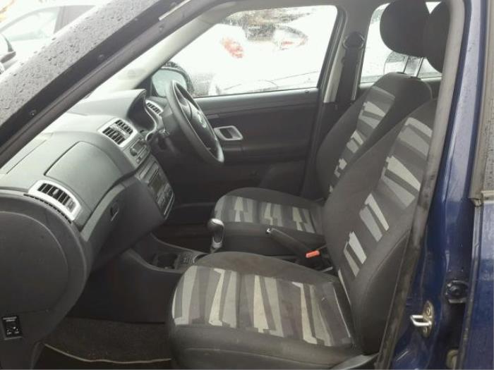 Skoda Fabia II 1.2i 12V Sloopvoertuig (2009, Blauw, Wit)