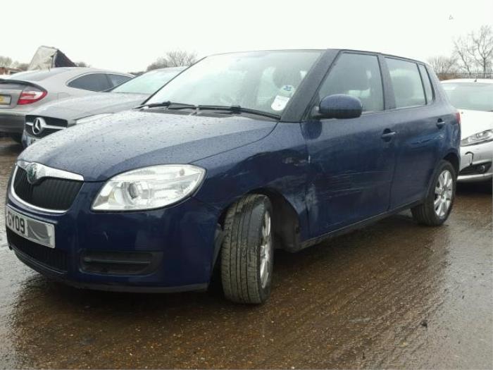 Skoda Fabia II 1.2i 12V Sloopvoertuig (2009, Blauw, Wit)