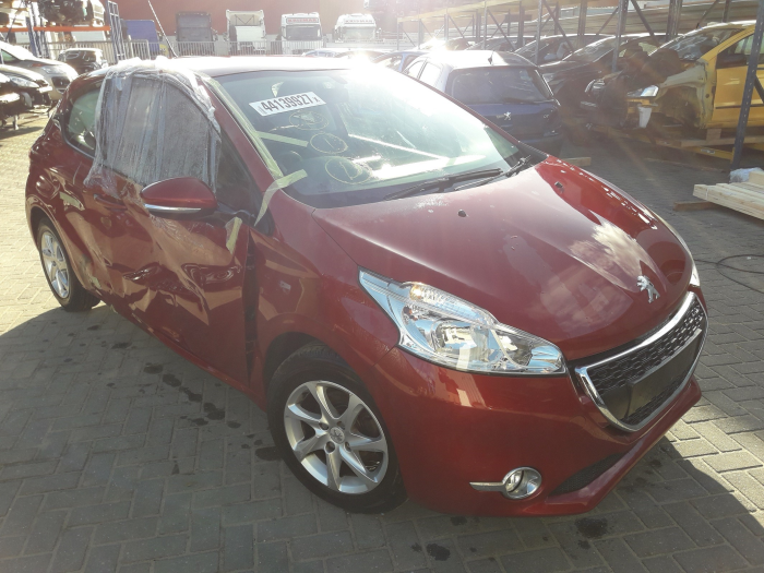Peugeot 208 I 1.2 Vti 12V PureTech 82 Sloopvoertuig (2012, Rood)