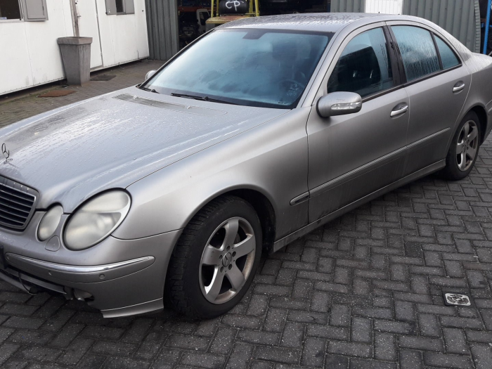 Mercedes E 3.2 E-320 CDI 24V Sloopvoertuig (2003, Grijs)