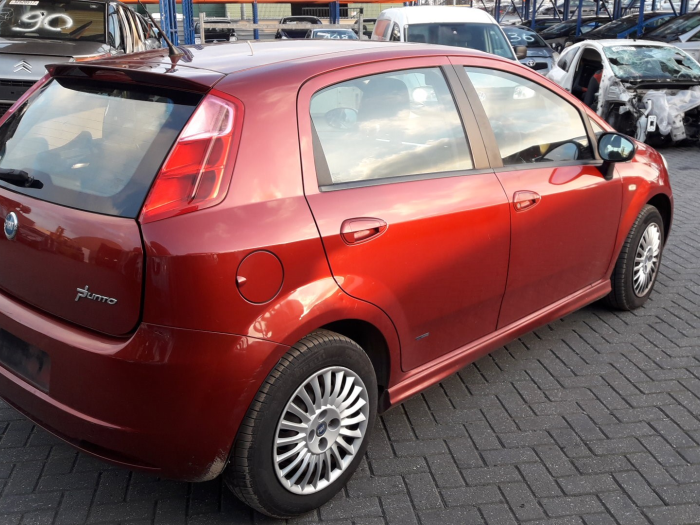 Fiat Grande Punto 1.4 Sloopvoertuig (2007, Rood)