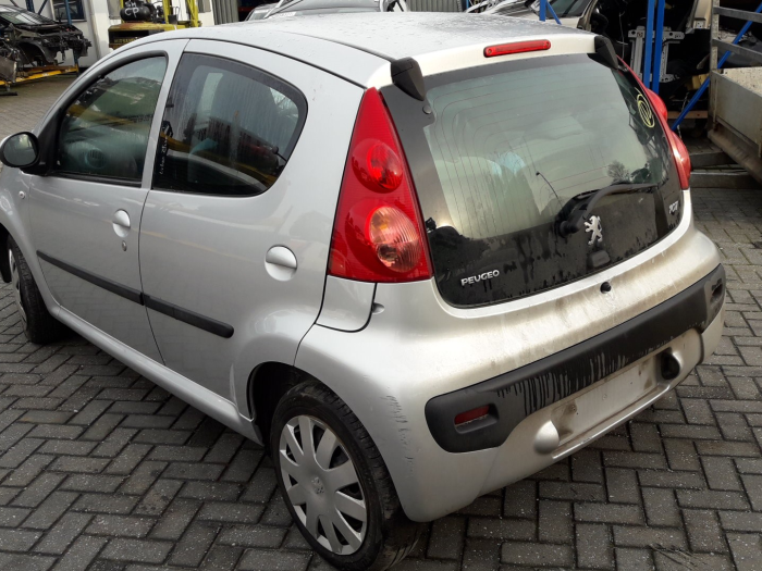 Peugeot 107 1.0 12V Sloopvoertuig (2008, Zilvergrijs)