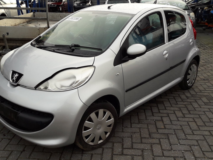 Peugeot 107 1.0 12V Sloopvoertuig (2008, Zilvergrijs)