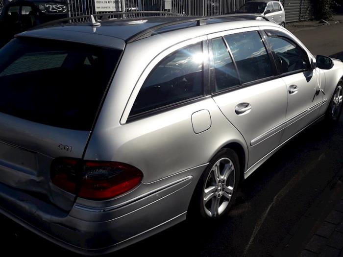 Mercedes E Combi 2.2 E-220 CDI 16V Sloopvoertuig (2007, Zilvergrijs)
