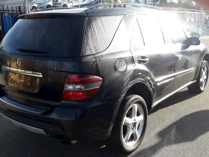 Mercedes ML II 3.0 ML-280 CDI 4-Matic V6 24V Sloopvoertuig (2007, Zwart)