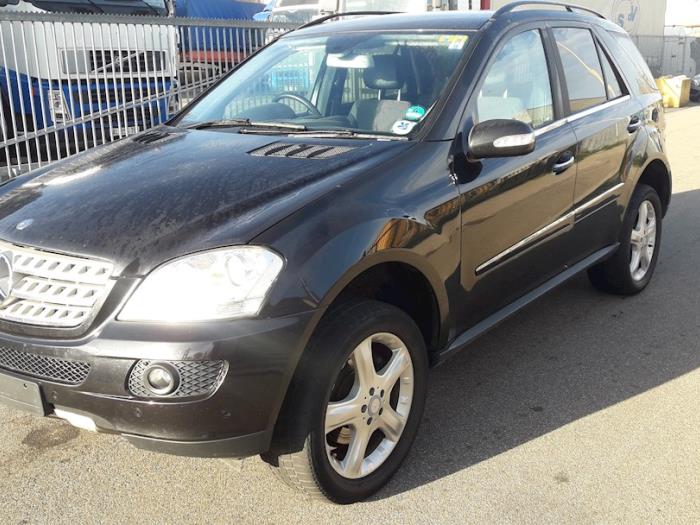 Mercedes ML II 3.0 ML-280 CDI 4-Matic V6 24V Sloopvoertuig (2007, Zwart)