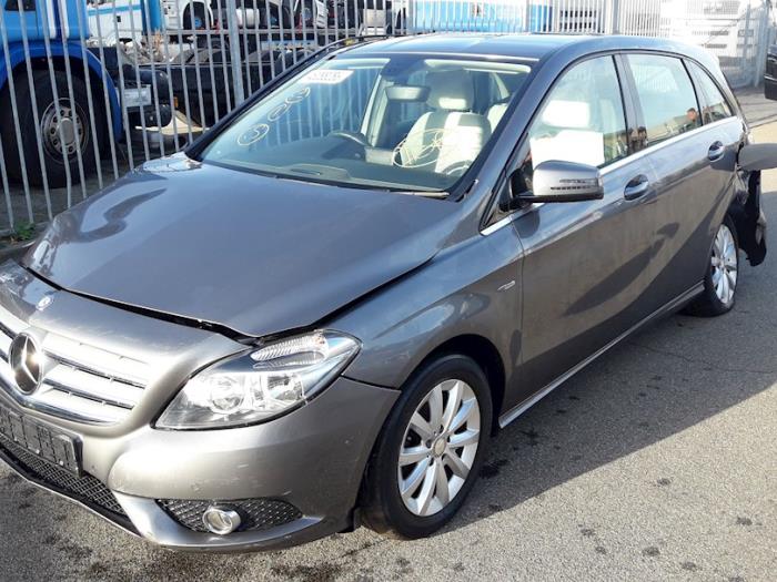 Mercedes B 1.6 B-200 BlueEFFICIENCY Turbo 16V Sloopvoertuig (2012, Grijs)