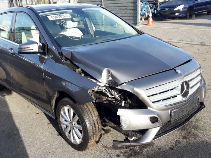 Mercedes B 1.6 B-200 BlueEFFICIENCY Turbo 16V Sloopvoertuig (2012, Grijs)