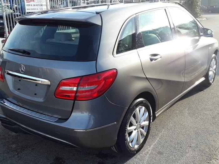 Mercedes B 1.6 B-200 BlueEFFICIENCY Turbo 16V Sloopvoertuig (2012, Grijs)