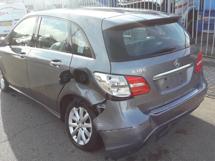 Mercedes B 1.6 B-200 BlueEFFICIENCY Turbo 16V Sloopvoertuig (2012, Grijs)