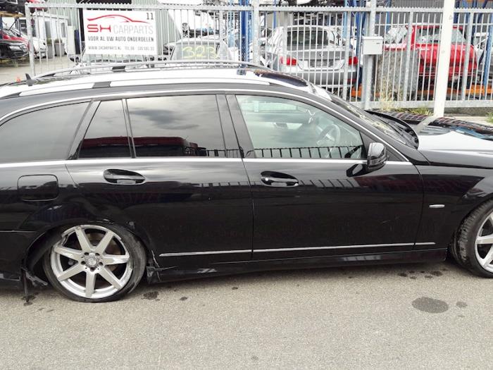 Mercedes C Estate 2.2 C-220 CDI 16V BlueEfficiency Sloopvoertuig (2011, Zwart)