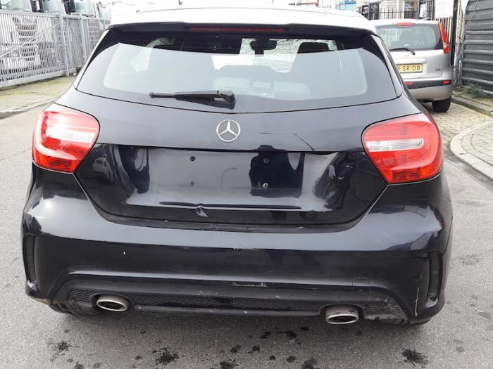 Mercedes A 1.5 A-180 CDI, A-180d 16V Sloopvoertuig (2015, Zwart)