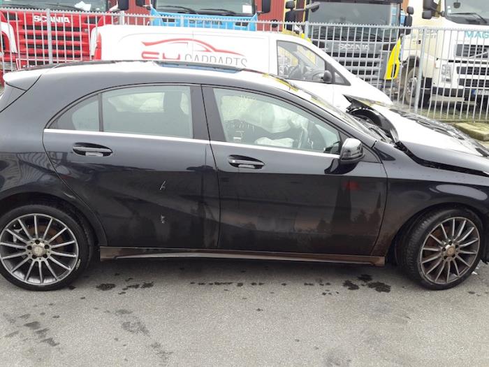 Mercedes A 1.5 A-180 CDI, A-180d 16V Sloopvoertuig (2015, Zwart)