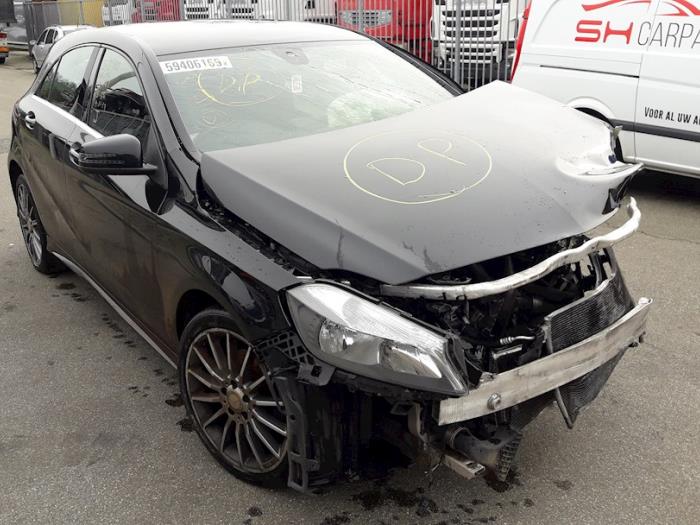 Mercedes A 1.5 A-180 CDI, A-180d 16V Sloopvoertuig (2015, Zwart)