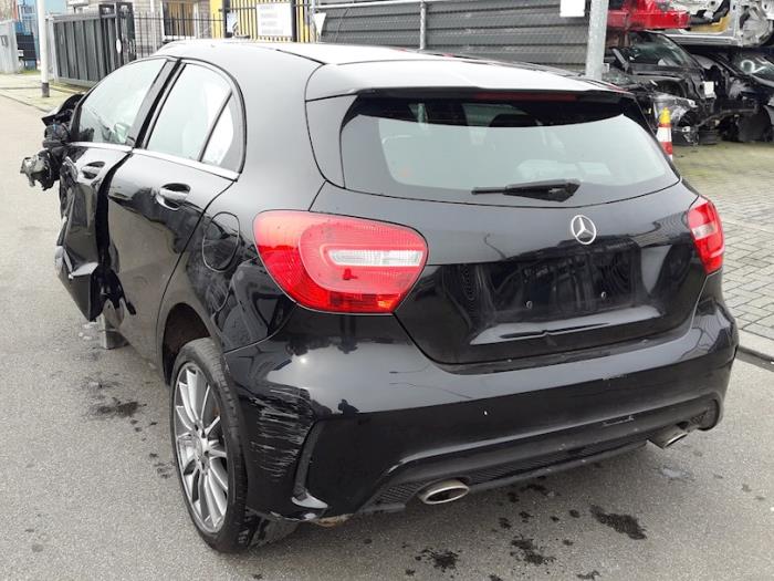 Mercedes A 1.5 A-180 CDI, A-180d 16V Sloopvoertuig (2015, Zwart)