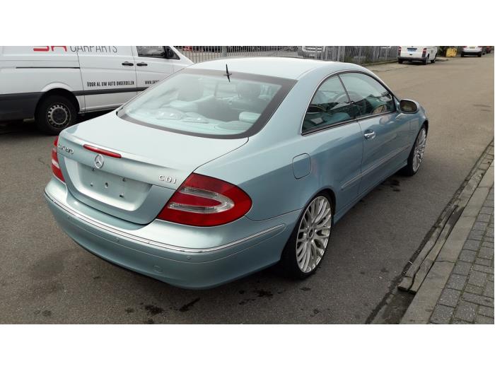 Mercedes CLK 2.7 270 CDI 20V Sloopvoertuig (2004, Licht, Blauw)