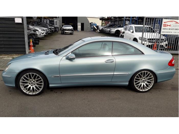 Mercedes CLK 2.7 270 CDI 20V Sloopvoertuig (2004, Licht, Blauw)