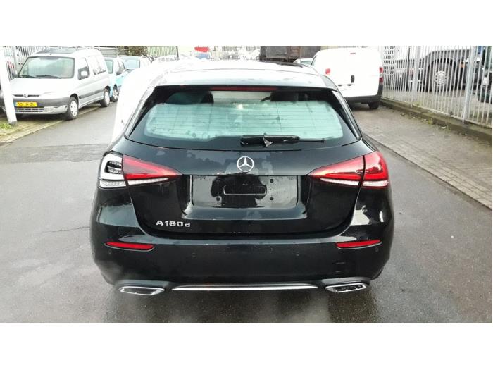 Mercedes A 1.5 A-180d Sloopvoertuig (2020, Zwart)