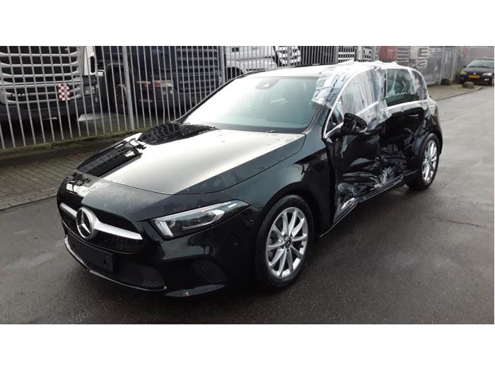 Mercedes A 1.5 A-180d Sloopvoertuig (2020, Zwart)