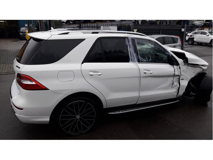 Mercedes ML III 3.0 ML-350 BlueTEC V6 24V 4-Matic Sloopvoertuig (2014, Wit)