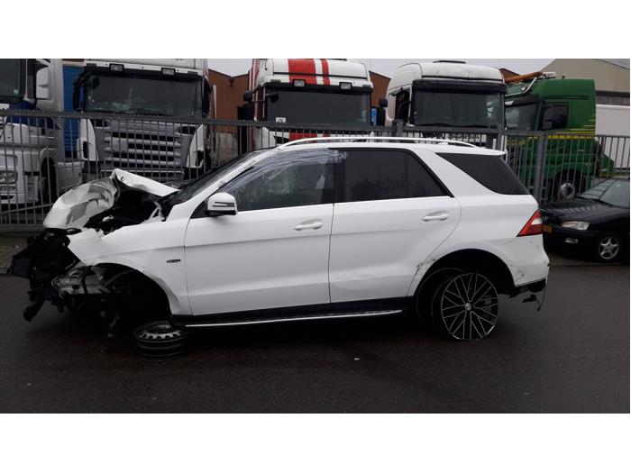 Mercedes ML III 3.0 ML-350 BlueTEC V6 24V 4-Matic Sloopvoertuig (2014, Wit)