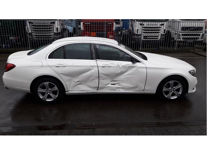 Mercedes E E-220d 2.0 Turbo 16V Sloopvoertuig (2017, Wit)