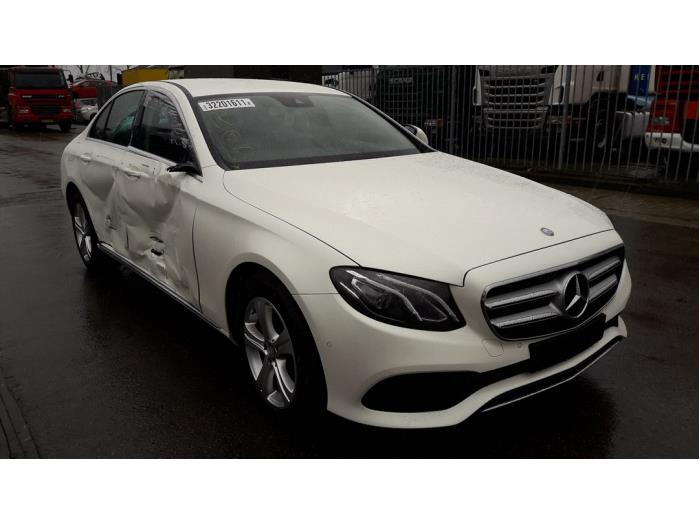 Mercedes E E-220d 2.0 Turbo 16V Sloopvoertuig (2017, Wit)