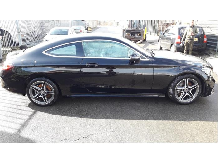 Mercedes C C-220d 2.0 Turbo 16V Sloopvoertuig (2019, Zwart)