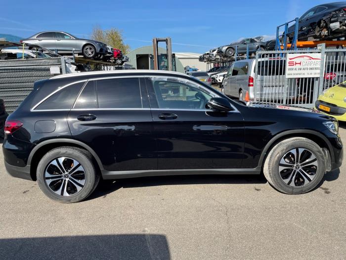 Mercedes GLC 2.0 300 16V EQ Boost 4-Matic Sloopvoertuig (2019, Zwart)