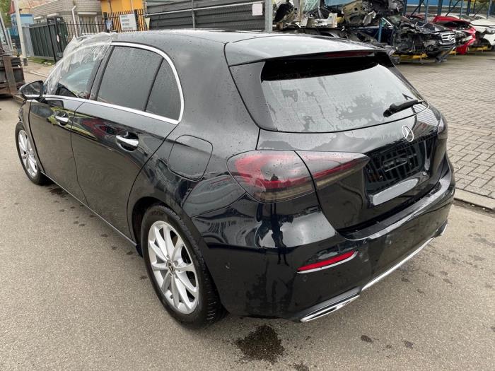 Mercedes A 1.5 A-180d Sloopvoertuig (2019, Zwart)