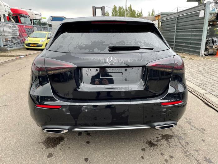 Mercedes A 1.5 A-180d Sloopvoertuig (2019, Zwart)