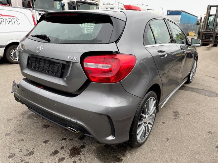 Mercedes A 2.2 A-200 CDI, A-200d 16V Sloopvoertuig (2015, Grijs)