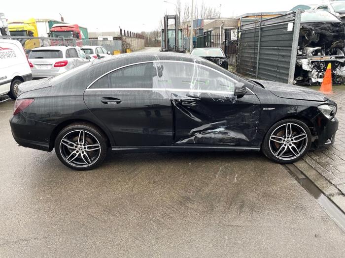 Mercedes CLA 1.6 CLA-180 16V Sloopvoertuig (2013, Zwart)