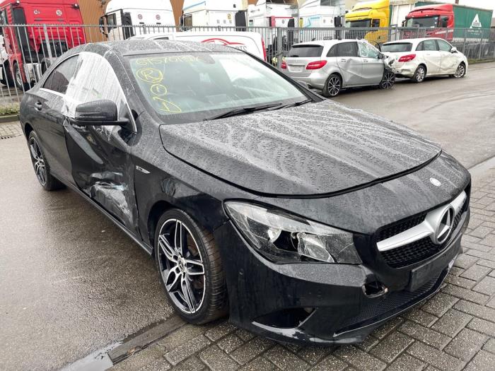 Mercedes CLA 1.6 CLA-180 16V Sloopvoertuig (2013, Zwart)