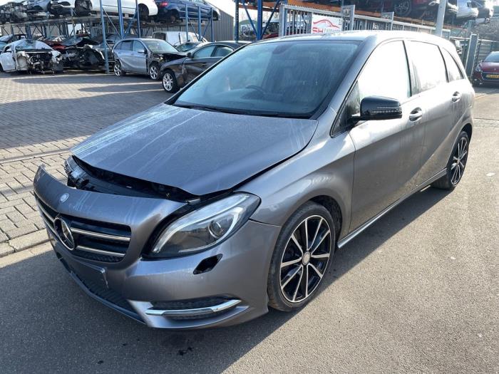 Mercedes B 1.8 B-180 CDI BlueEFFICIENCY 16V Sloopvoertuig (2013, Grijs)