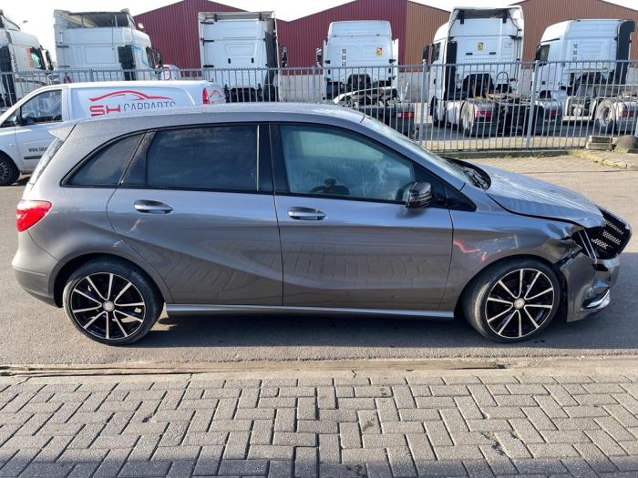 Mercedes B 1.8 B-180 CDI BlueEFFICIENCY 16V Sloopvoertuig (2013, Grijs)