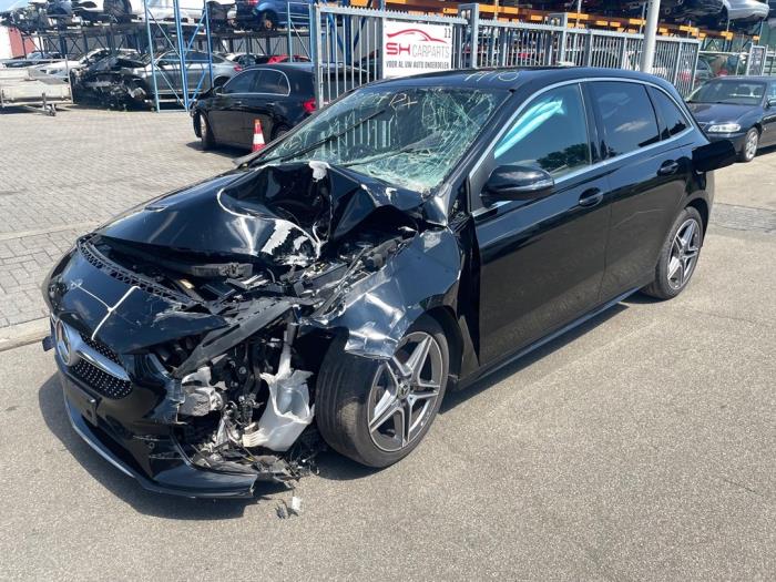 Mercedes B 1.3 B-200 Turbo 16V Sloopvoertuig (2020, Zwart)