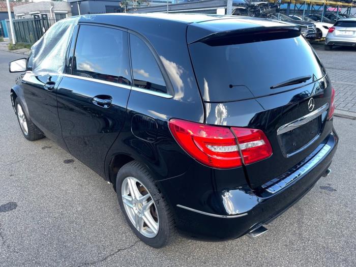 Mercedes B 1.6 B-180 BlueEFFICIENCY Turbo 16V Sloopvoertuig (2013, Zwart)