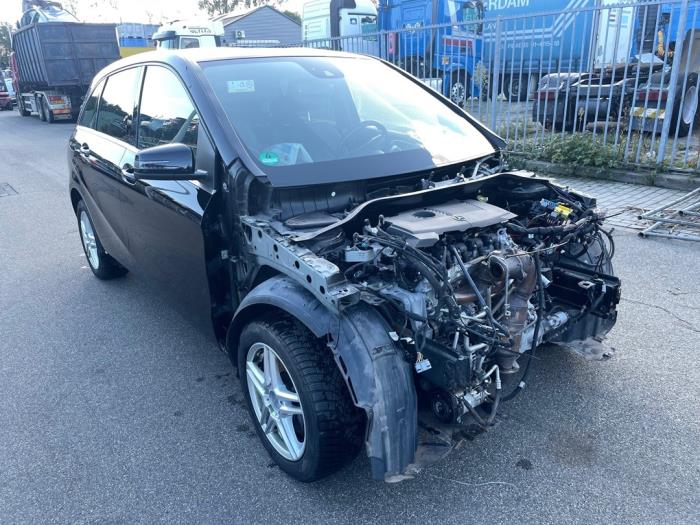 Mercedes B 1.6 B-180 BlueEFFICIENCY Turbo 16V Sloopvoertuig (2013, Zwart)