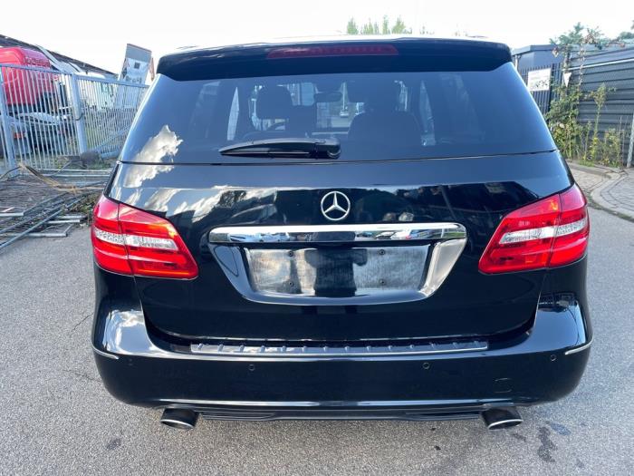 Mercedes B 1.6 B-180 BlueEFFICIENCY Turbo 16V Sloopvoertuig (2013, Zwart)