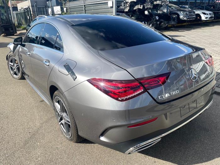 Mercedes CLA 1.3 CLA-180 Turbo 16V Sloopvoertuig (2021, Grijs)