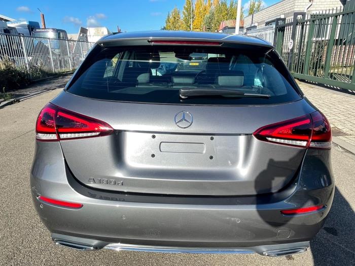 Mercedes A 1.5 A-180d Sloopvoertuig (2018, Grijs)