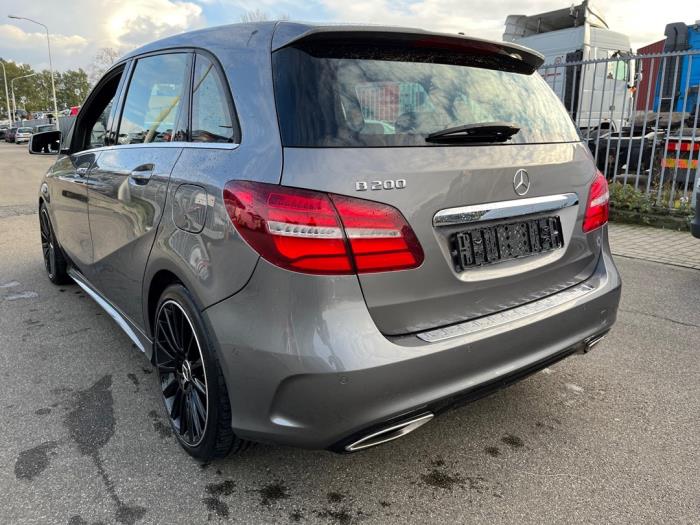 Mercedes B 1.6 B-200 BlueEFFICIENCY Turbo 16V Sloopvoertuig (2015, Grijs)