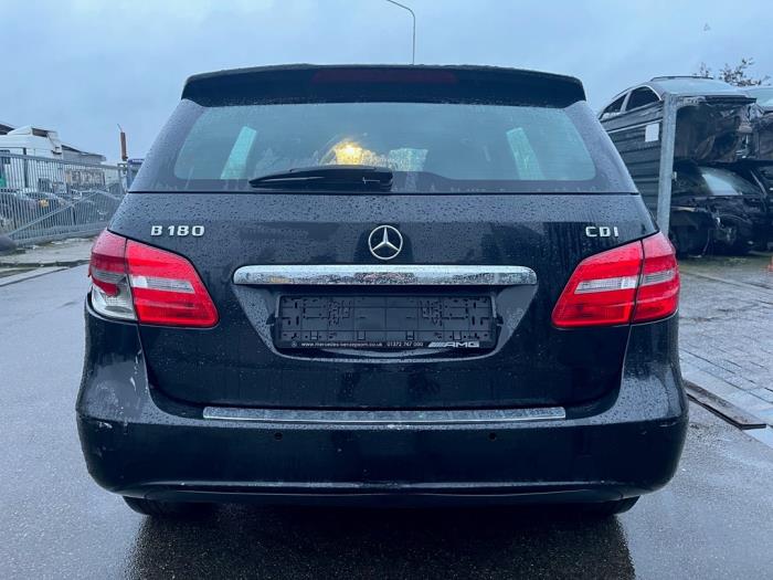 Mercedes B 1.8 B-180 CDI BlueEFFICIENCY 16V Sloopvoertuig (2012, Zwart)