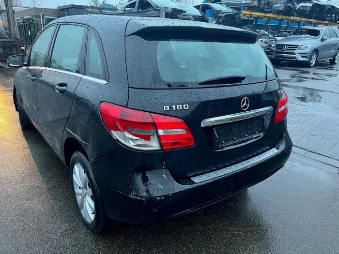 Mercedes B 1.8 B-180 CDI BlueEFFICIENCY 16V Sloopvoertuig (2012, Zwart)